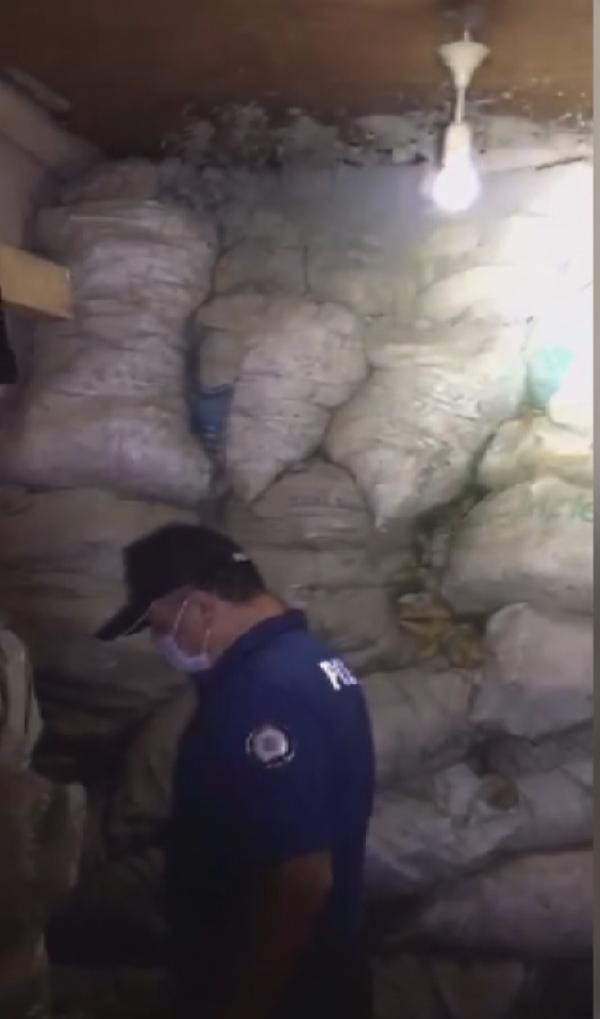 Annesi rüyasında gördü, evin altını 21 metre kazdı - Resim: 1