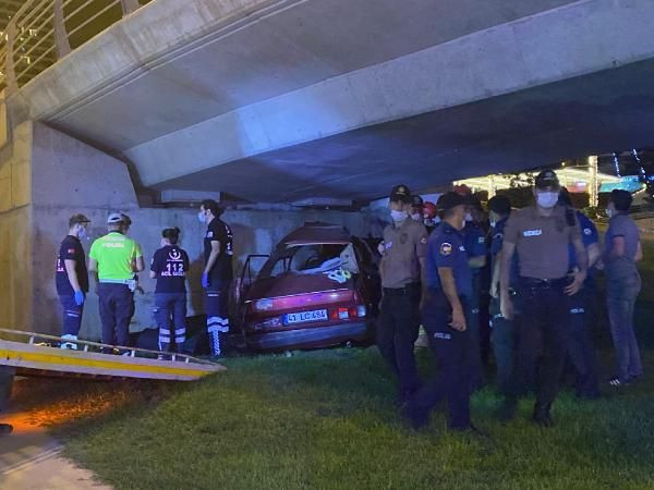 Kartal sahil yolunda makas kazası: 2 ölü 2 yaralı