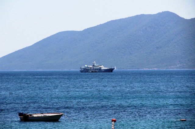 Hepsi birbirinden lüks... Onlarca yat Bodrum'a demir attı