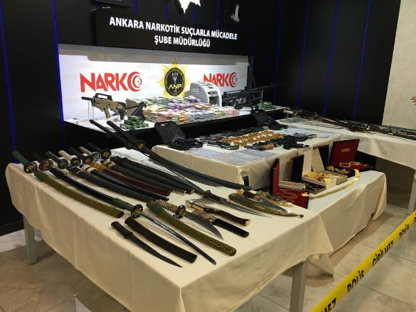 ''Bataklık'' operasyonunda ele geçirilenler şoke etti!