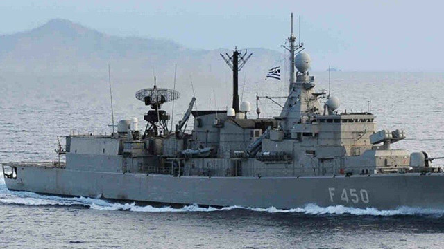 AFP: ''Yunan donanması Ege'de yüksek teyakkuza geçti''