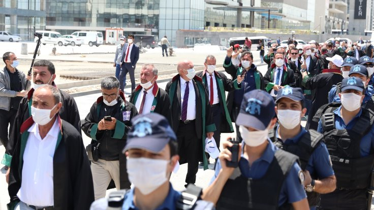 Avukatların çoklu baro tepkisi büyüyor!