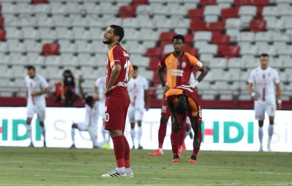 Galatasaray, son dakika golüyle yıkıldı