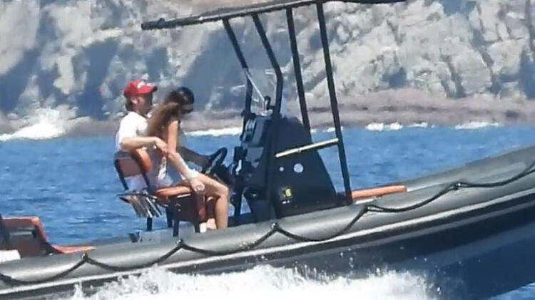 Kıvanç Tatlıtuğ ve Başak Dizer'in tatil keyfi