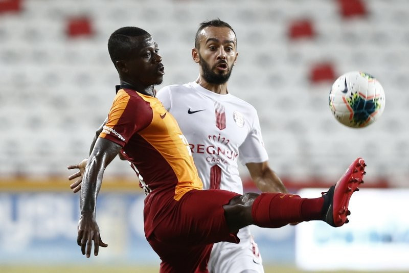 Galatasaray'da beklenmedik ayrılık