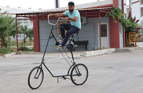 Çılgın Türkler iş başında: Bu da sosyal mesafe bisikleti!