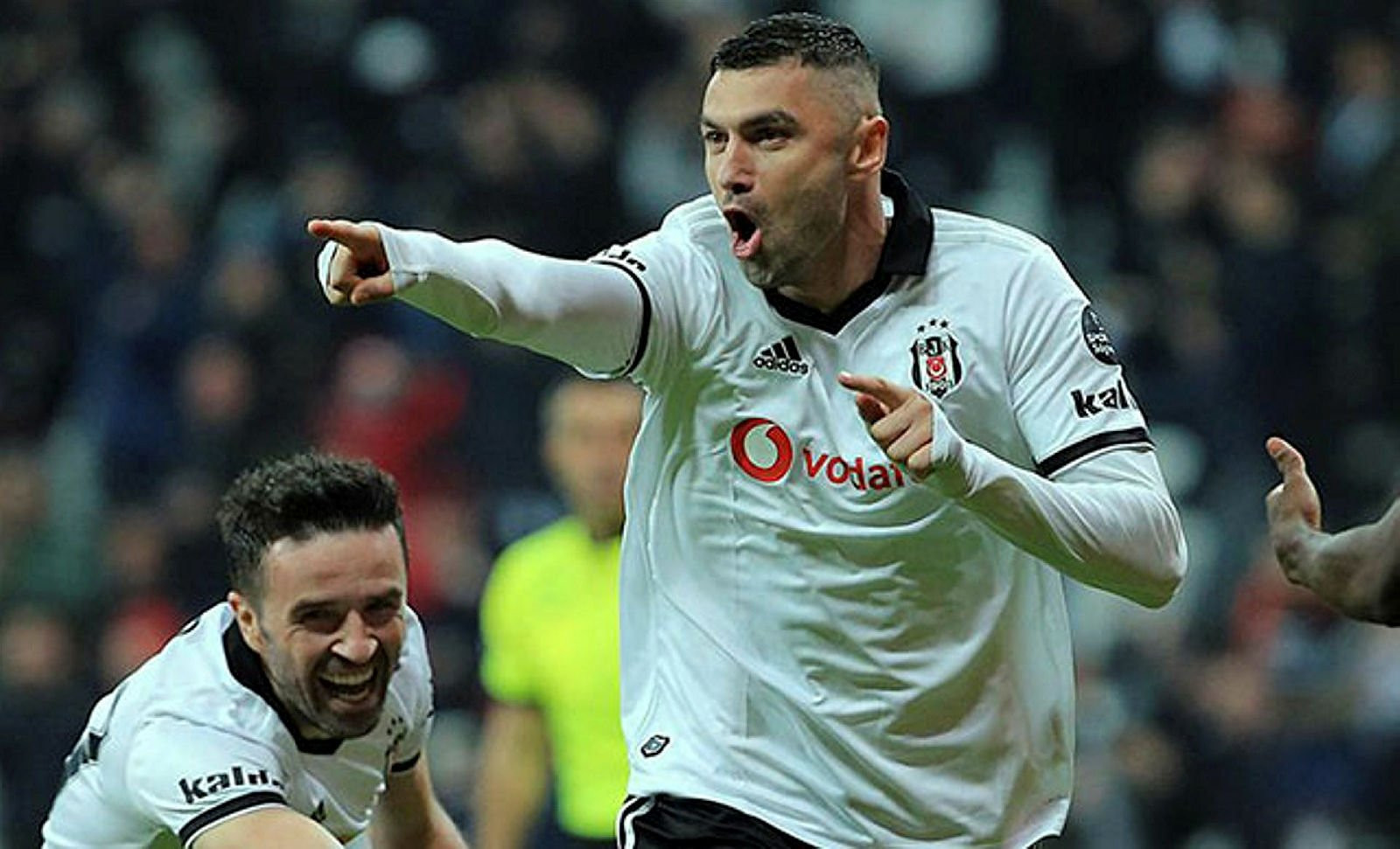 Beşiktaş'a Burak Yılmaz'ın yerine sürpriz golcü!