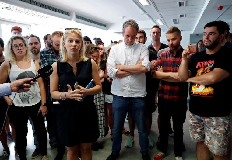 Haber sitesinin yayın yönetmeni kovuldu, 80'den fazla gazeteci istifa etti