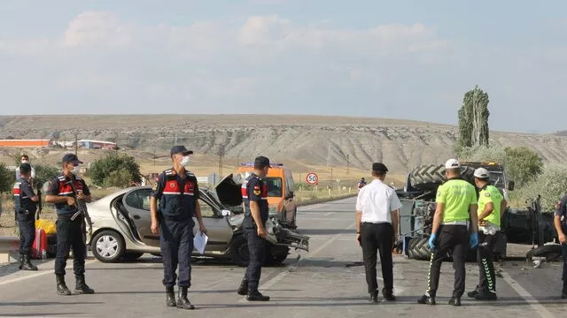 Çankırı'da dehşet kaza: 3’ü ağır 8 yaralı