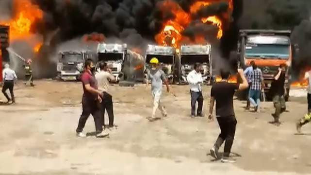 Otopark savaş yerine döndü; 8 araç alev alev yandı
