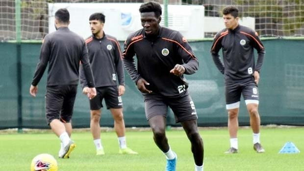 Beşiktaş ve Fenerbahçe'nin gündemindeki N'Sakala paylaştı