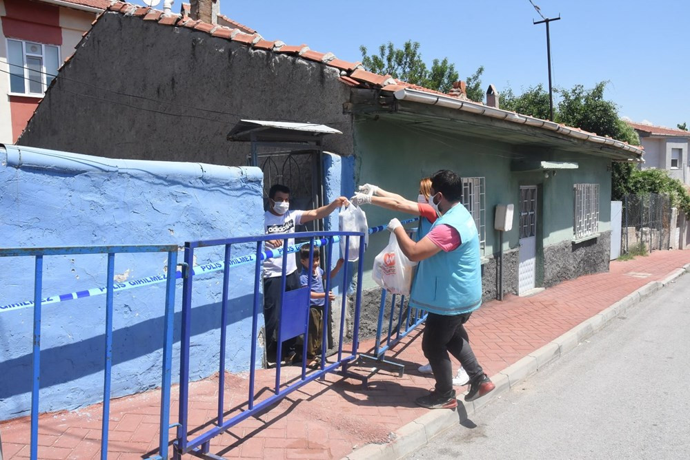 Pilav gününe katılan 15 kişide korona çıktı! 10 ev karantinaya alındı