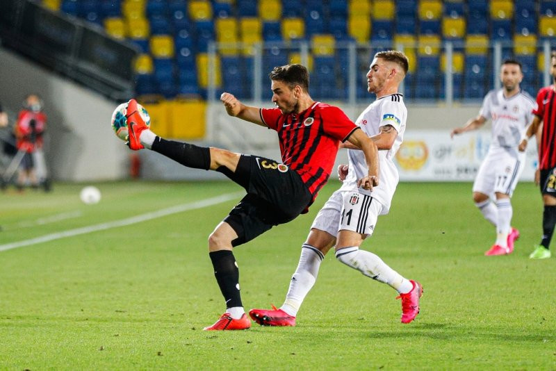 Avrupa devleri Beşiktaş'tan Vida'nın peşinde!