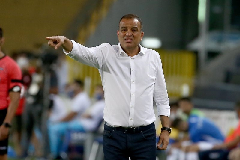 Fenerbahçe'de Erol Bulut'un yardımcıları belli oldu