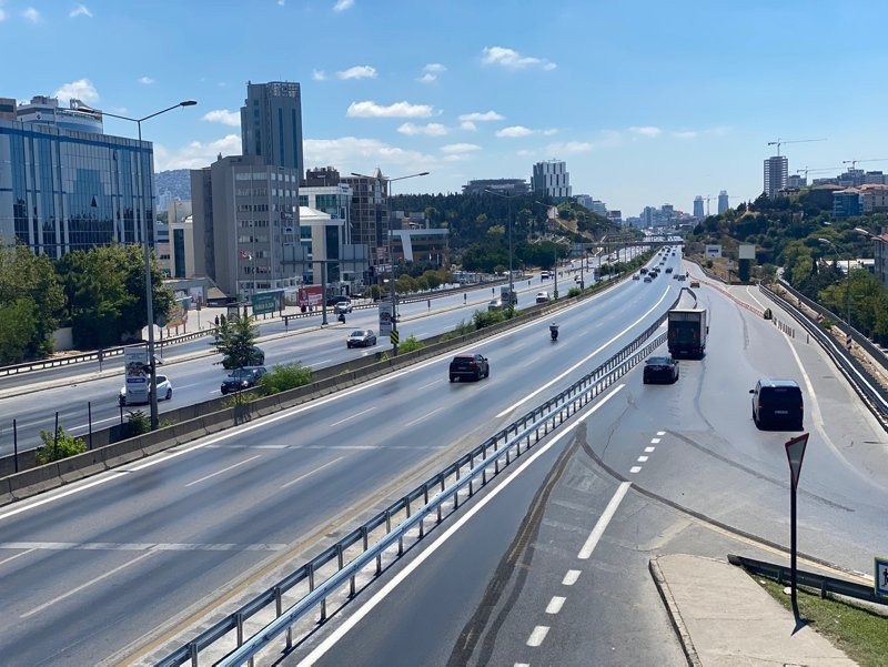 Tam vakti! İstanbullular sokağa çıkın, şehrin tadını çıkarın!