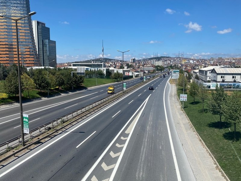 Tam vakti! İstanbullular sokağa çıkın, şehrin tadını çıkarın!