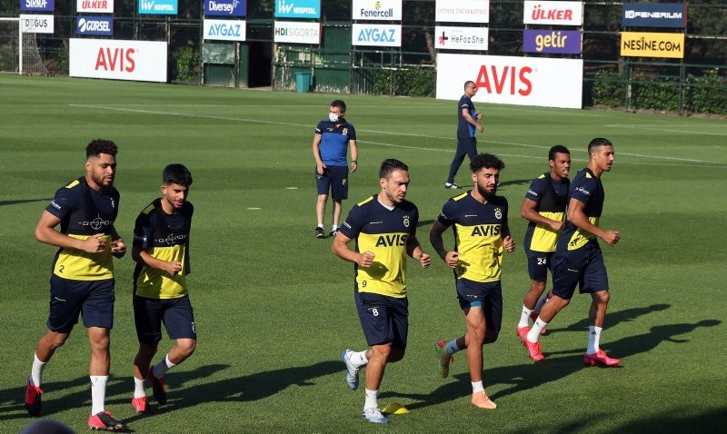 Galatasaray'dan Fenerbahçe'ye 2 transfer çalımı birden!