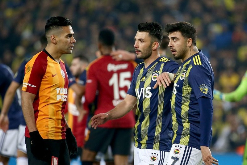 Galatasaray'dan Fenerbahçe'ye 2 transfer çalımı birden!