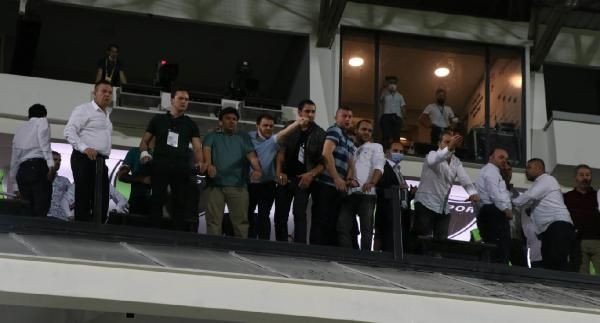 Denizli'de maç bitti, ortalık karıştı!
