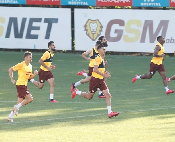 Galatasaray antrenmanında sürpriz!