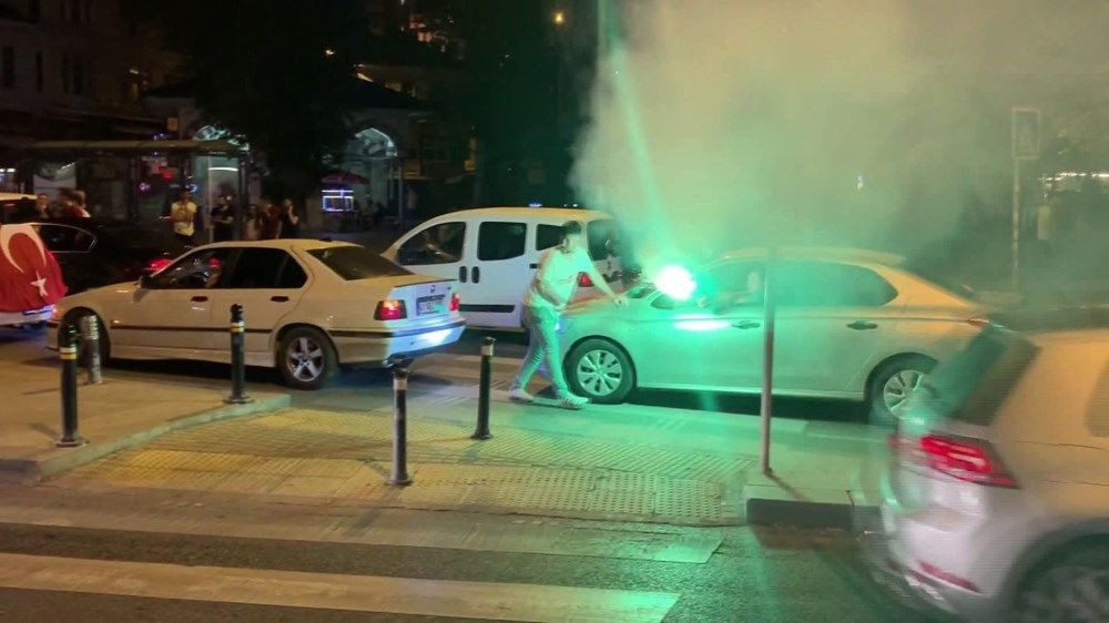 İstanbul'da Silahlı, meşaleli, sosyal mesafesiz asker uğurlaması rezaleti!