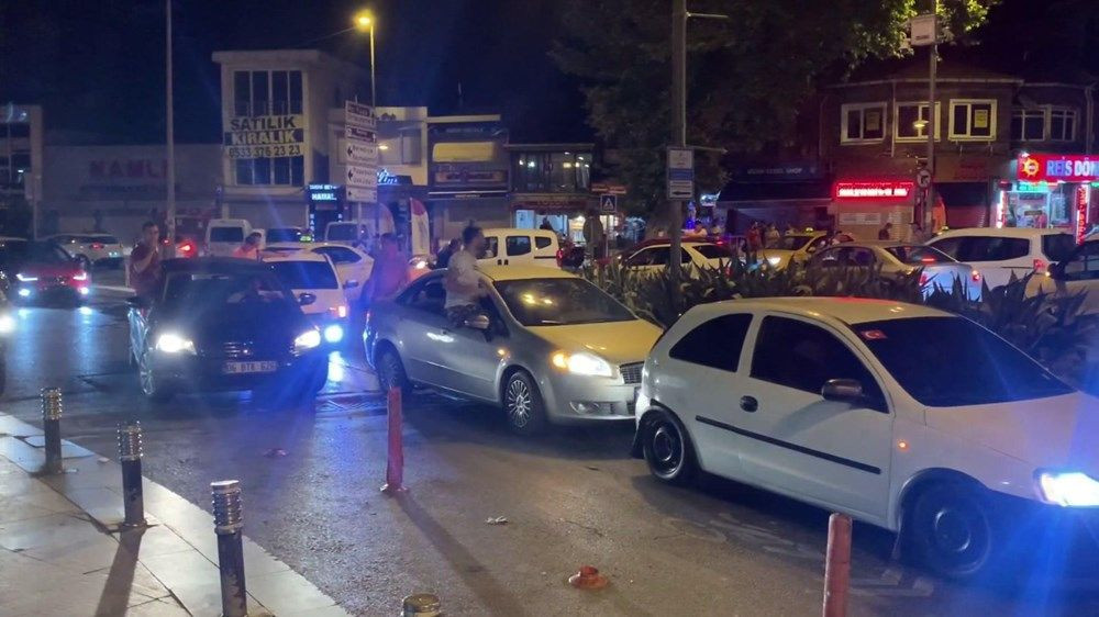 İstanbul'da Silahlı, meşaleli, sosyal mesafesiz asker uğurlaması rezaleti!