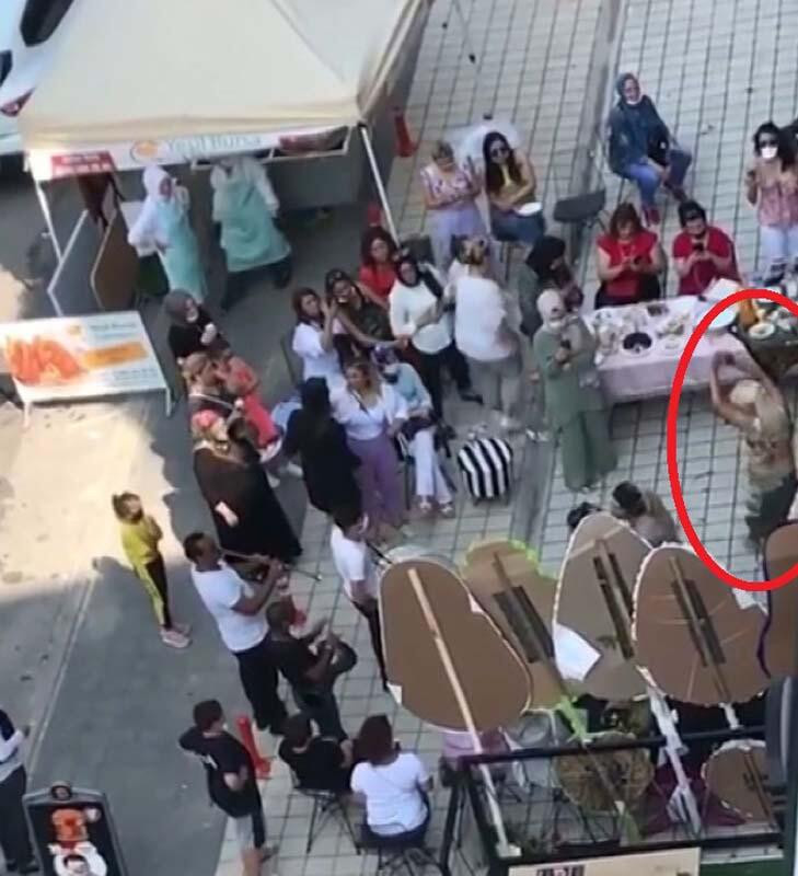 Dansözlü iş yeri açılışında sosyal mesafe kuralları hiçe sayıldı