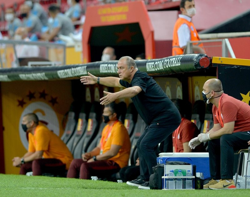 Galatasaray'ın yıldızı çıldırttı! Görmek istemiyoruz artık