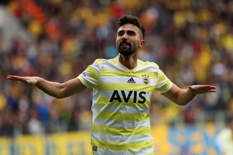 Fenerbahçe taraftarından Hasan Ali'ye flaş tepki!