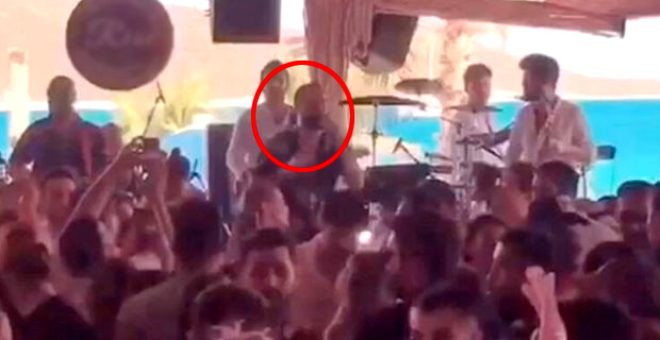 Şarkıcı Berkay'ın konserini polis bastı!