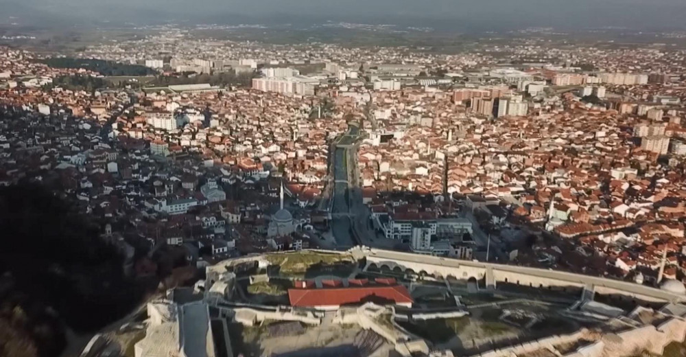Kosova'da vaka sayıları artınca yeniden sokağa çıkma yasağı getirildi