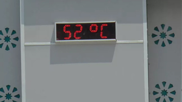 Gaziantep'te 52 derece sıcaklık bile vatandaşları evde tutmaya yetmedi