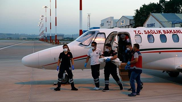 Kalp damarları ters olan bebek ambulans uçakla Ankara'ya getirildi