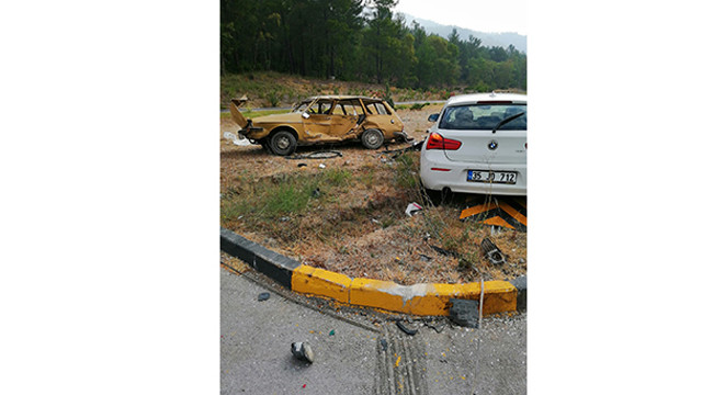 Dalaman'da iki otomobil çarpıştı: 2 ölü, 1 yaralı