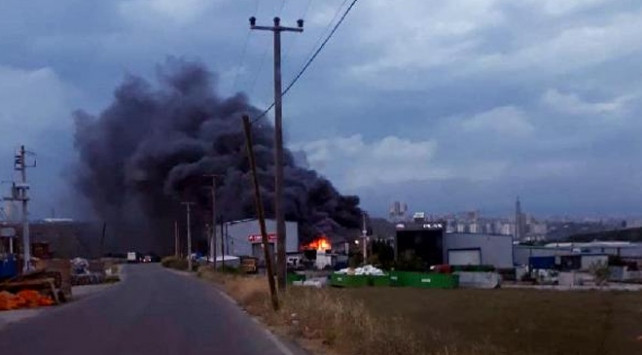 Gebze'de fabrikada yangın paniği!