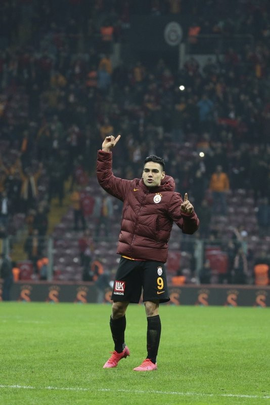 Falcao'ya şok eleştiri: Taraftar senin kadar tribünde oturmadı!