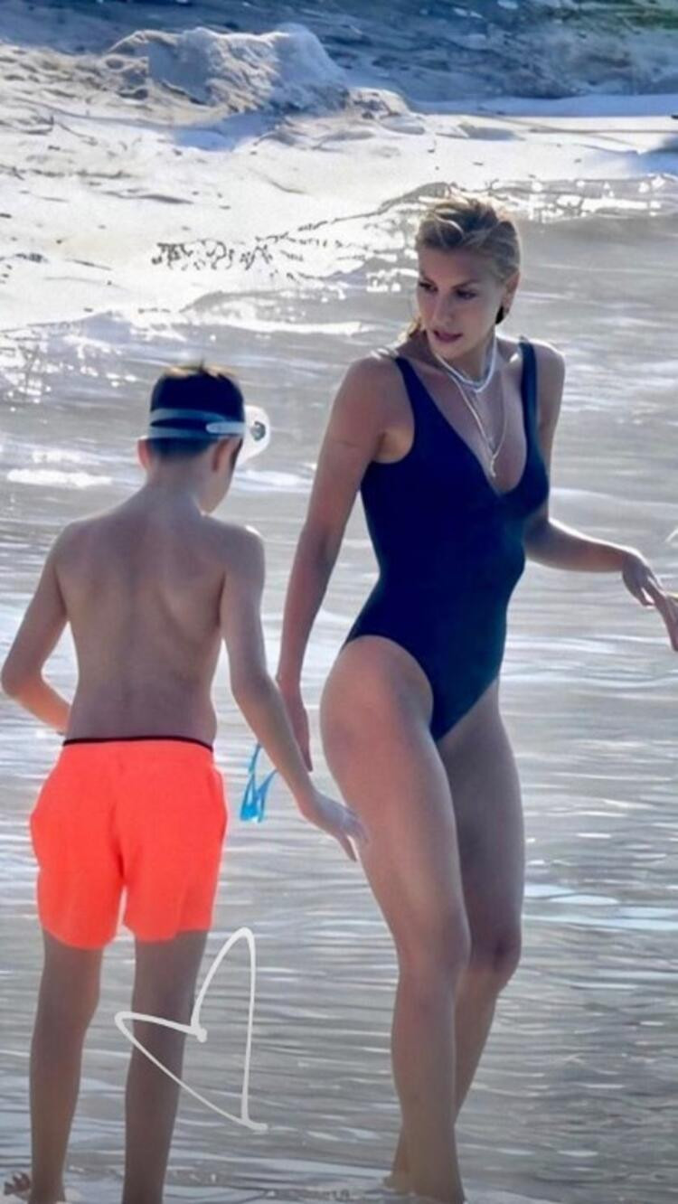 Çağla Şıkel Bodrum'u yaktı!