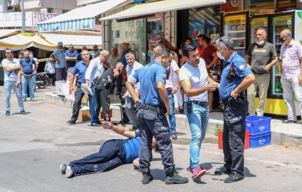 Antalya'da dehşet anları! 2 polisi bıçaklayan zanlı bacağından vuruldu - Resim : 1