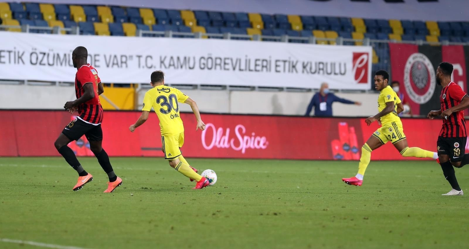 Fenerbahçe'de Ömer Faruk Beyaz çılğınlığı