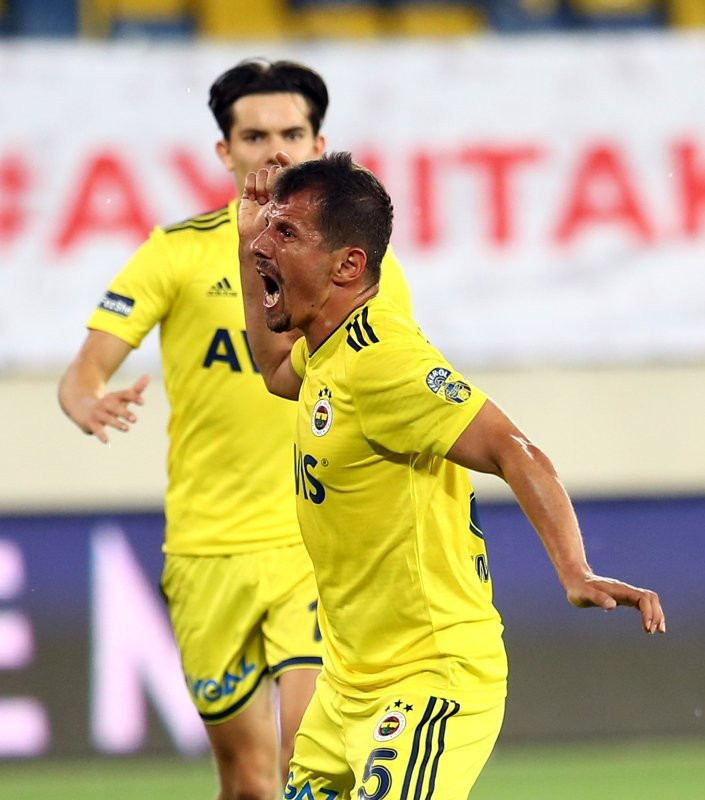 Fenerbahçeli yıldız Jailson ayrılığı kafasına koydu