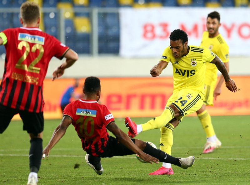 Fenerbahçeli yıldız Jailson ayrılığı kafasına koydu