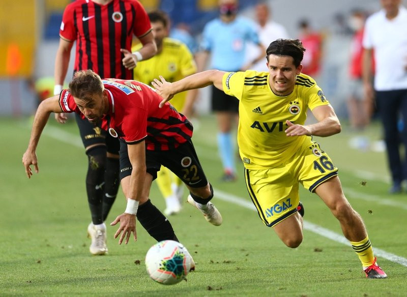 Fenerbahçeli yıldız Jailson ayrılığı kafasına koydu