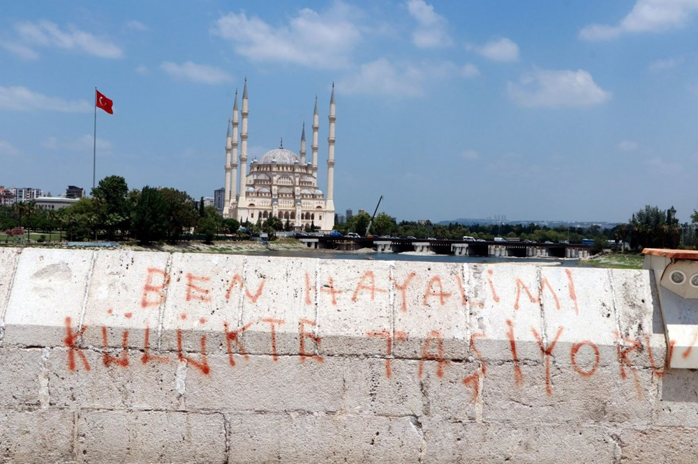 16 asırlık köprüde isyan ettiren görüntü