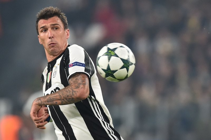 Galatasaray ve Fenerbahçe'nin ilgilendiği Mandzukic'te yeni gelişme!