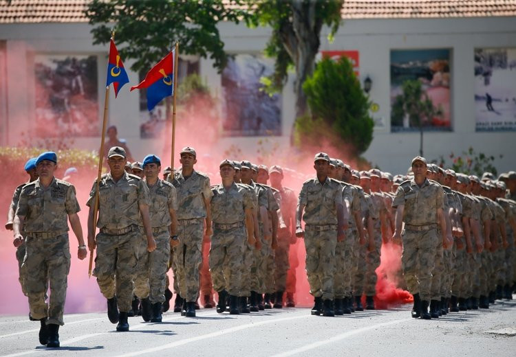 Jandarma subay alımı ne zaman bitiyor? 2020 Jandarma 1300 erkek öğrenci alımı başvuru şartları neler?