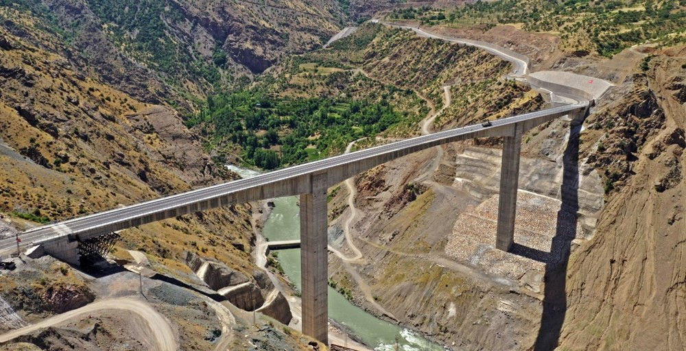 Türkiye'nin en yüksek köprüsü açılıyor! 5 saatlik yol 2 saate inecek