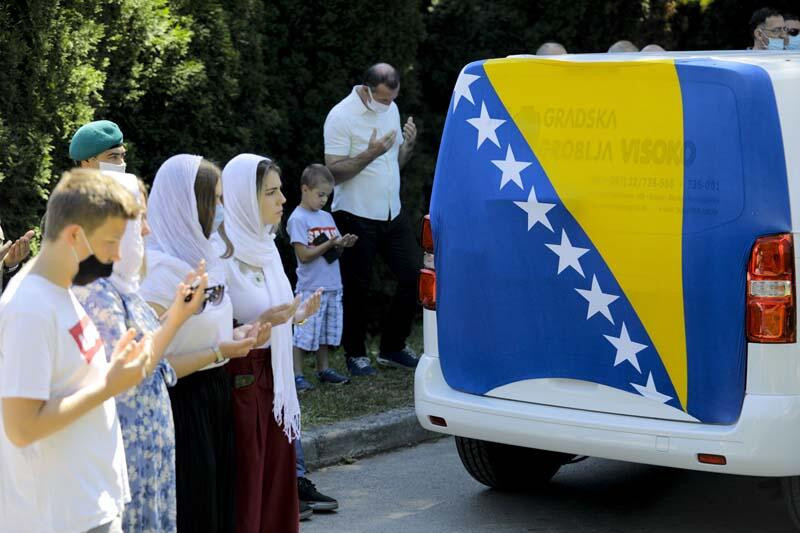 Srebrenitsa Katliamı mağduru yaşadıklarını anlattı: 9 ay ormanda yaşadık