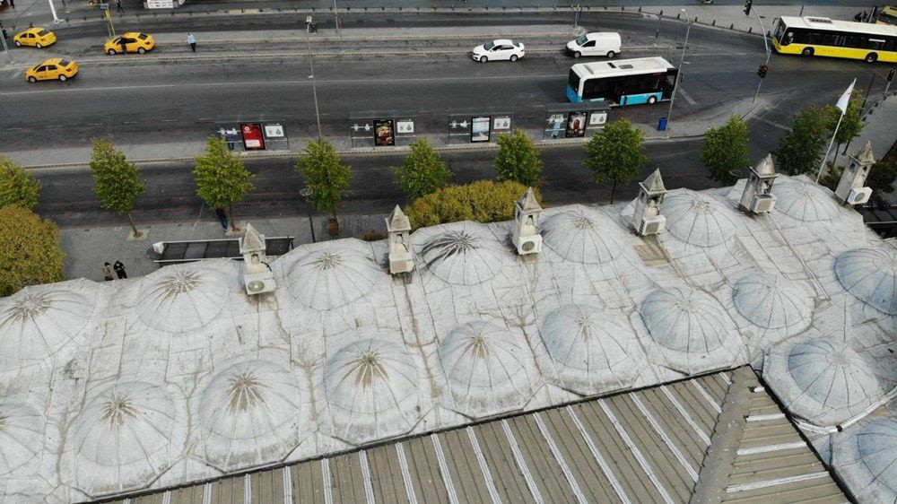 İstanbul'da 472 yıllık tarihi camiiye klima ünitesi