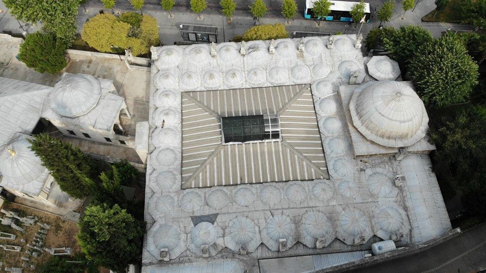 İstanbul'da 472 yıllık tarihi camiiye klima ünitesi