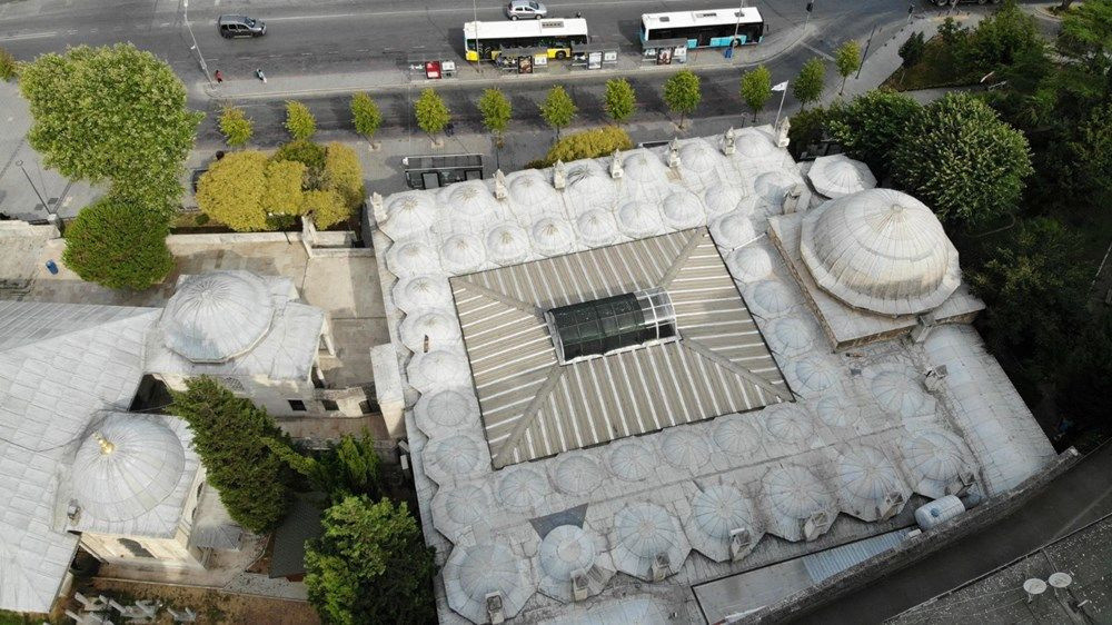 İstanbul'da 472 yıllık tarihi camiiye klima ünitesi